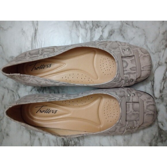 Trotters Animal Print Slip On Flats Buckle Slight Iridescent Shimmer Size 7.5W - Picture 5 of 11